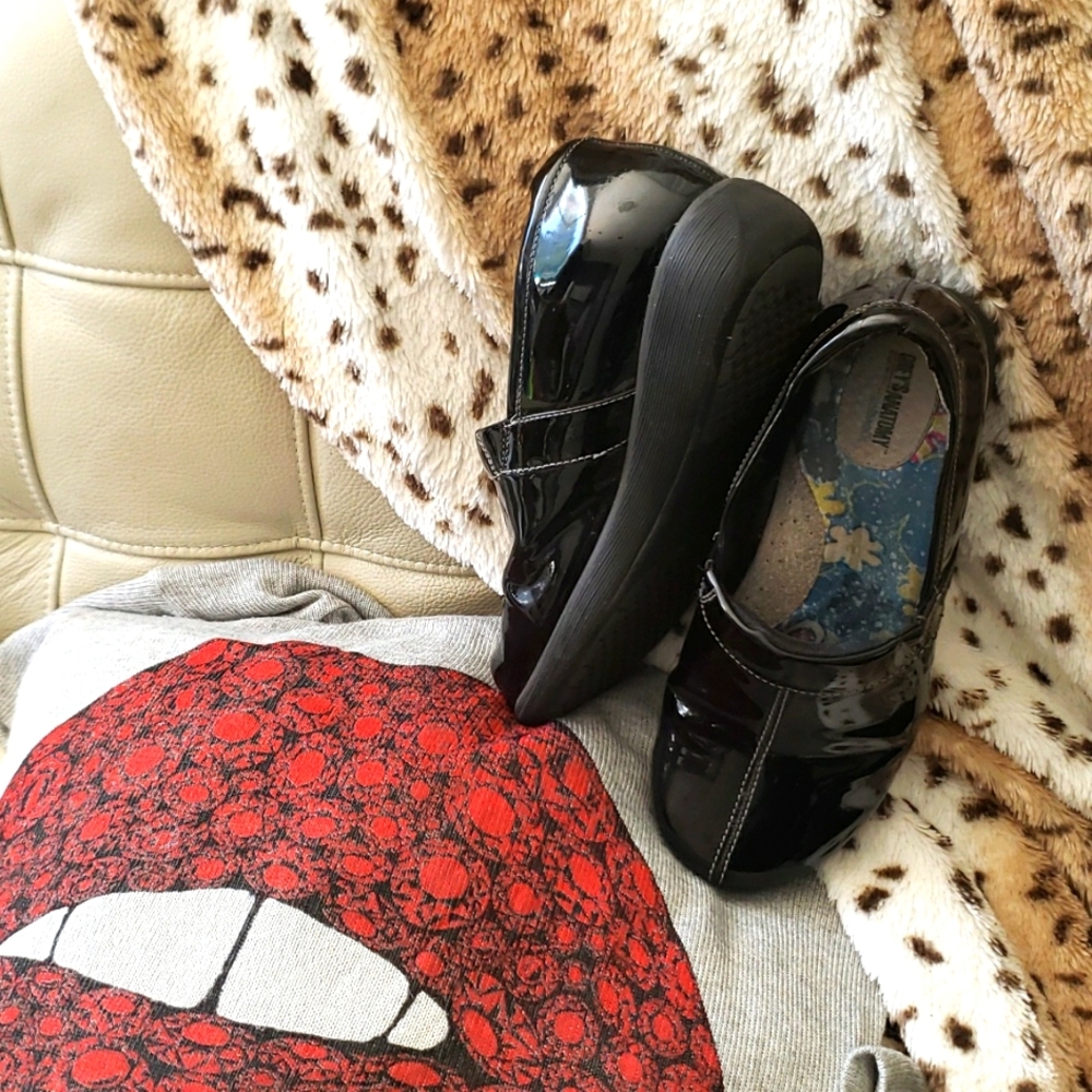 Womens black patent leather loafer